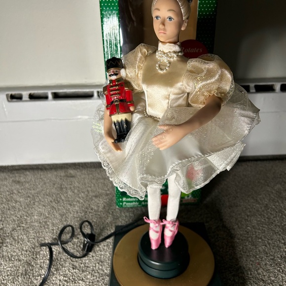 Vintage 1998 Holiday Creations Nutcracker Suite 18” Rotating Musical Ballerina - Picture 3 of 6